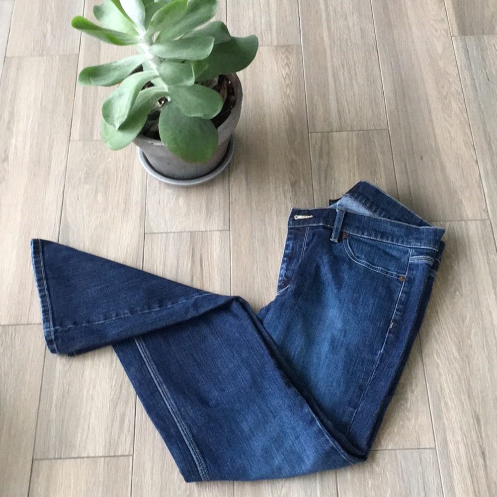 Noir Medium-Dark Wash Jeans